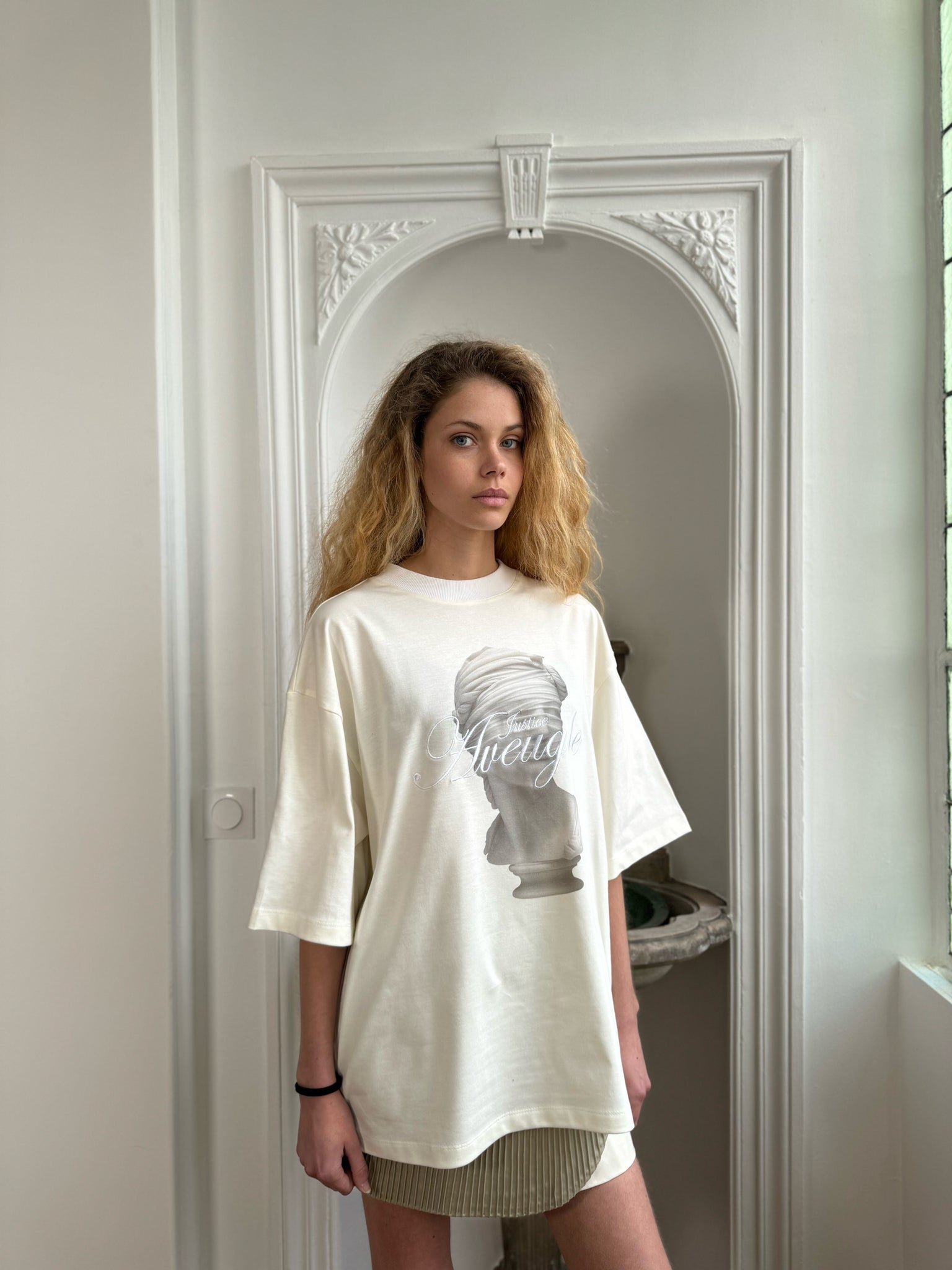 T-shirt White Bust Marble