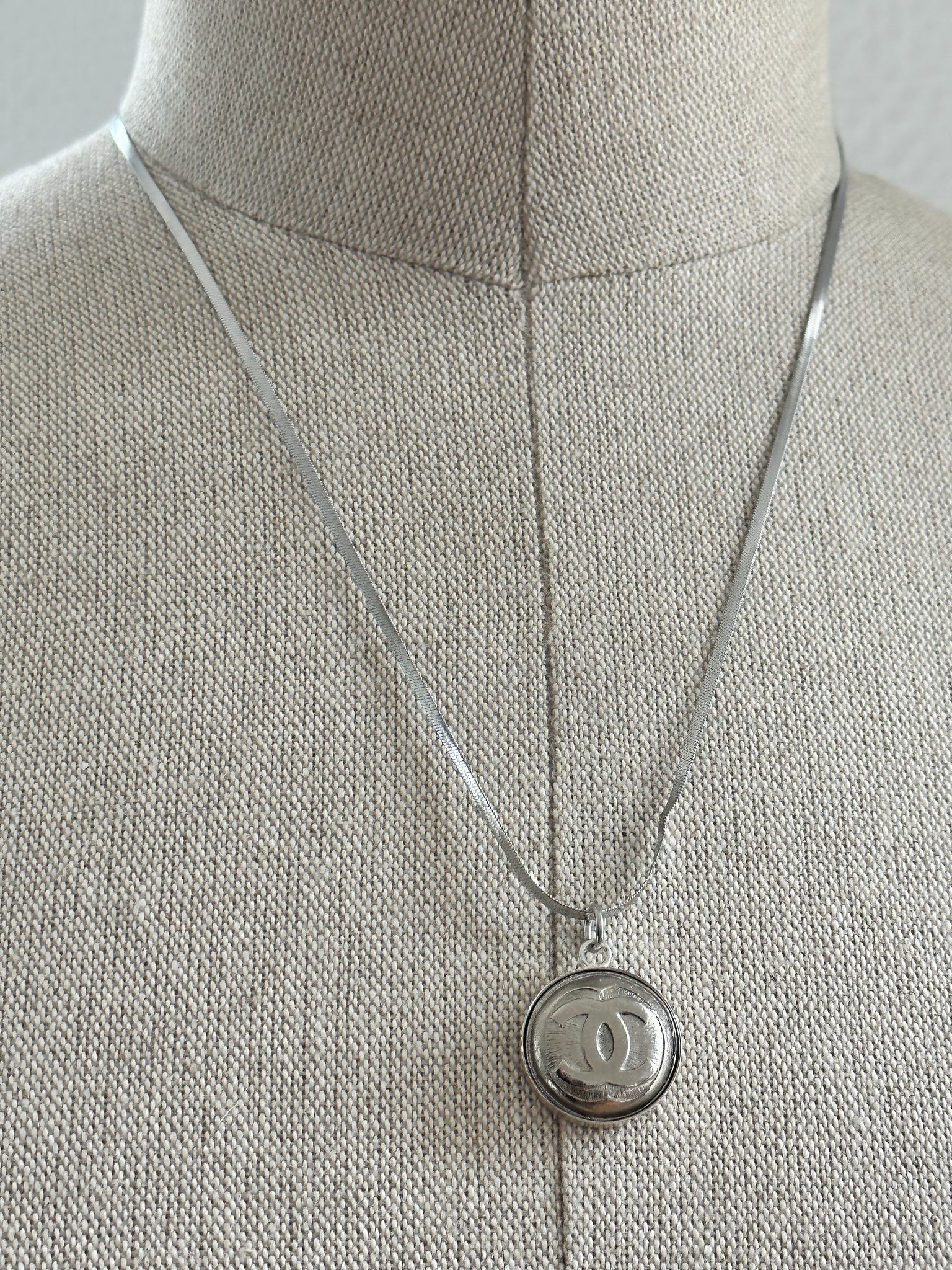 Pendentif upcyclé last one