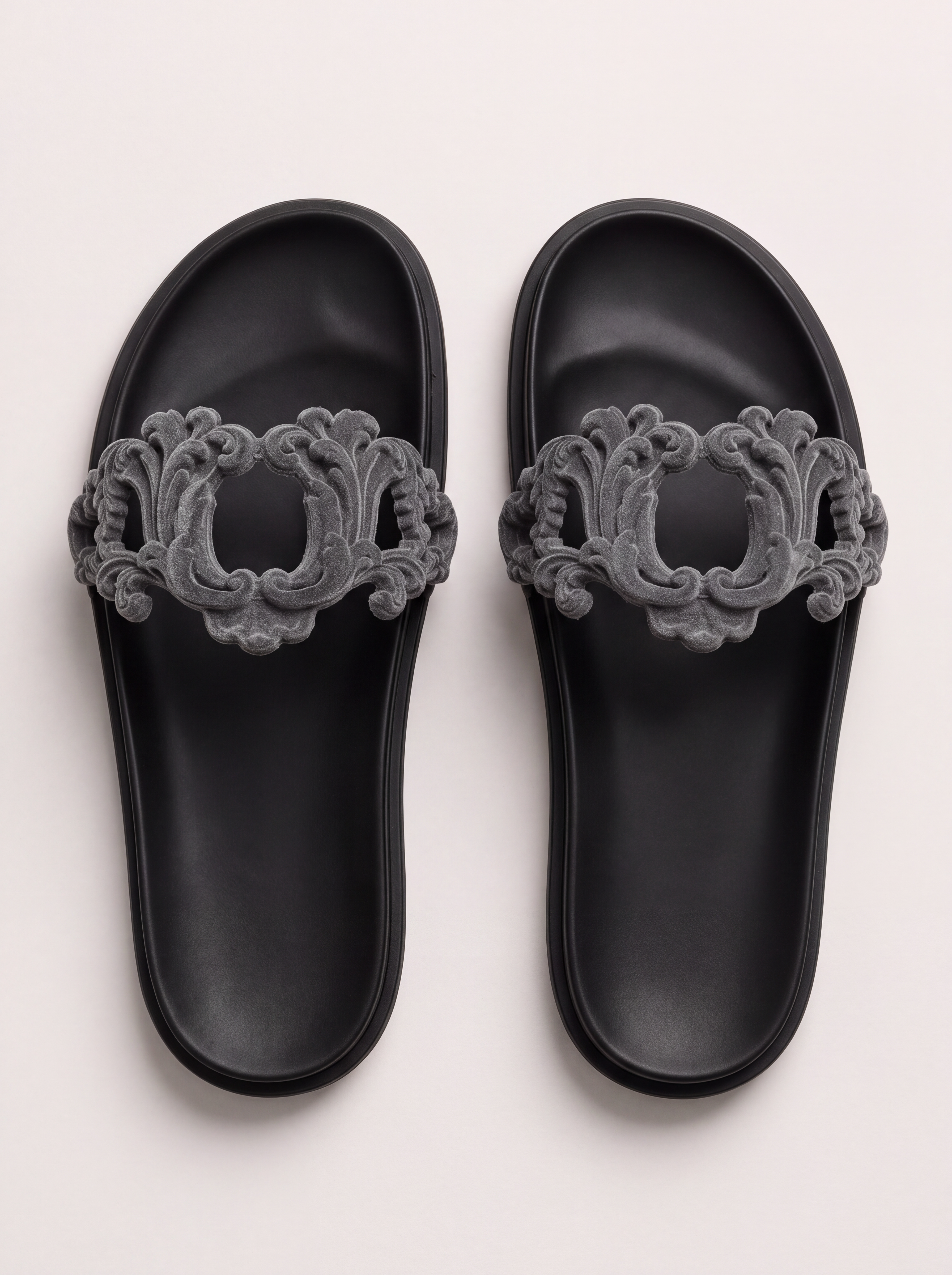 Mule ornement gris