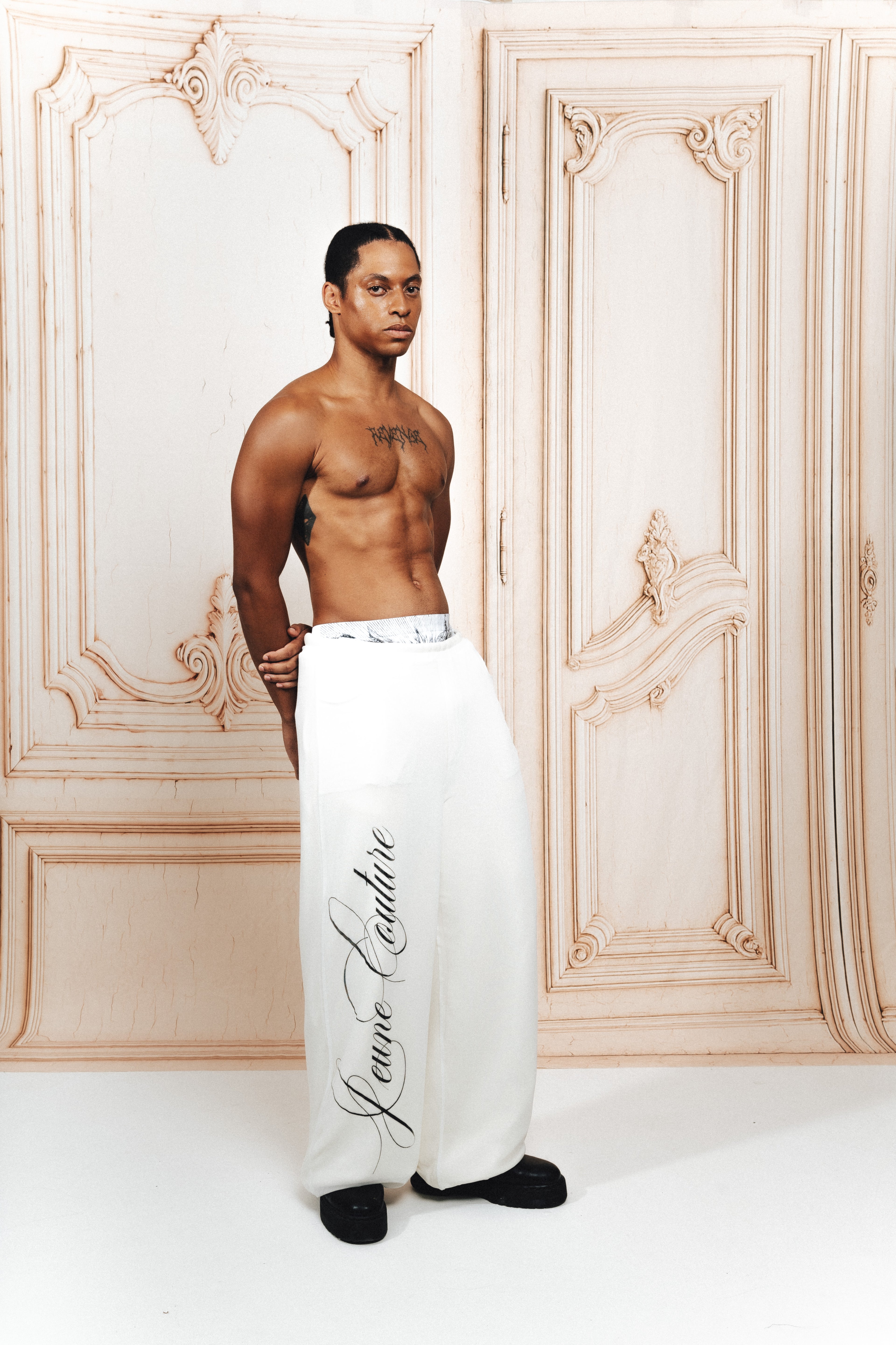 Pantalon noir couture